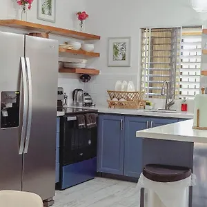 Luxury 2 Bedroom 2 Bathroom Oasis Apartment Kingston